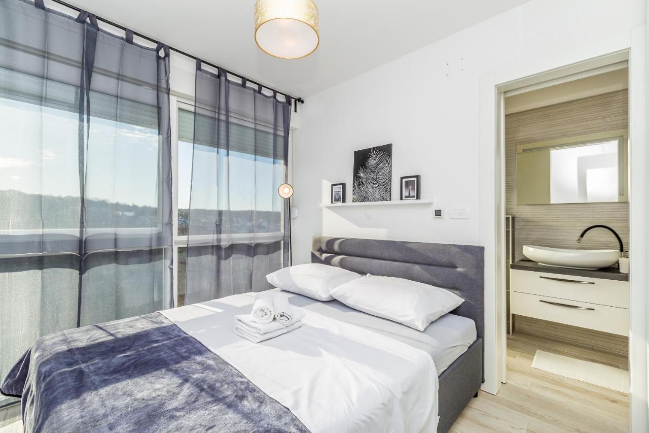 Apartments Solis Lacus Penthouse Njivice Dış mekan fotoğraf